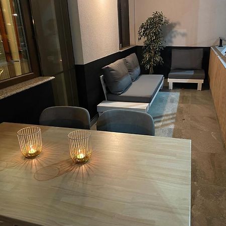 Apartment Chic By Landev Brasov Exterior photo