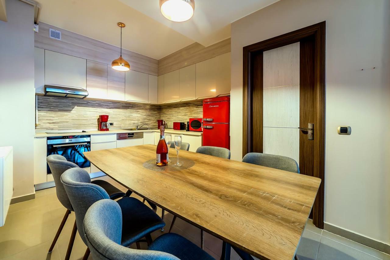 Apartment Chic By Landev Brasov Exterior photo