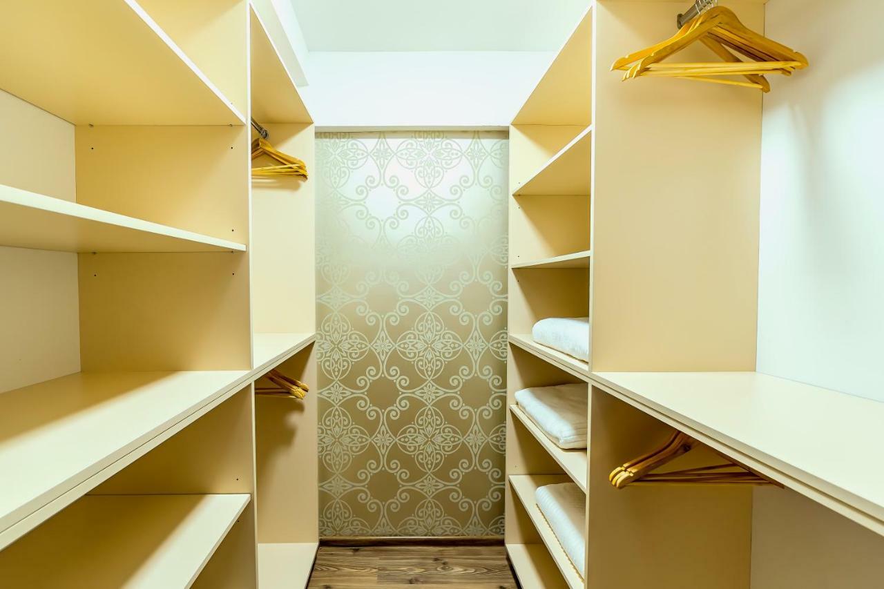 Apartment Chic By Landev Brasov Exterior photo